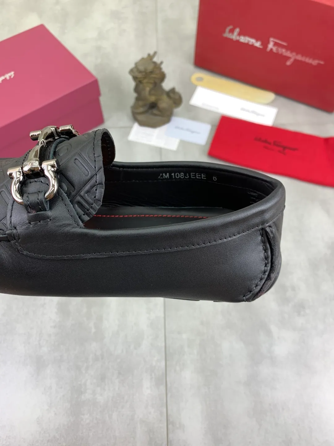 Men's shoes 💰P542 New model, high quality [Ferragamo/Ferragamo] Latest lazy slip-on shoes Original imported calfskin, imported cowhide lining + original luxury metal buckle + original combination outsole Comparison without pressure Code number: 38-45